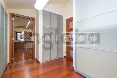 Villa de 6 dormitorios en venta en Principado De Andorra (Ninguna Poblacion Tiene C.P.), Lérida, Cataluña, Spain № 6018 - foto 15
