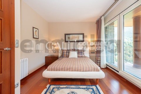 Villa de 6 dormitorios en venta en Principado De Andorra (Ninguna Poblacion Tiene C.P.), Lérida, Cataluña, Spain № 6018 - foto 10