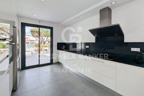 Купить виллу в Эмпуриабрава, Испания с 5 спален, 205м², № 6014 - фото 8
