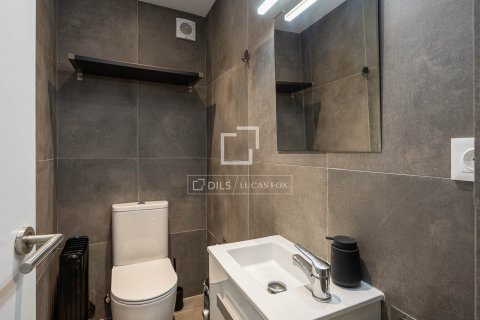 Apartamento de 2 dormitorios en alquiler en Barcelona, Cataluña, Spain № 8674 - foto 15