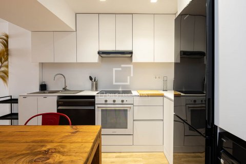Apartamento de 2 dormitorios en alquiler en Barcelona, Cataluña, Spain № 8674 - foto 4