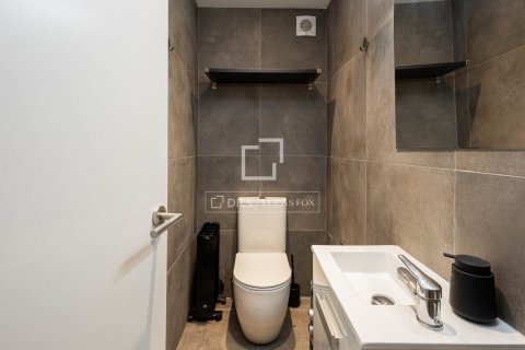 Apartamento de 2 dormitorios en alquiler en Barcelona, Cataluña, Spain № 8674 - foto 14