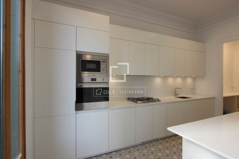 Купить квартиру в Барселона, Испания с 4 спальни, 227м², № 8767 - фото 8