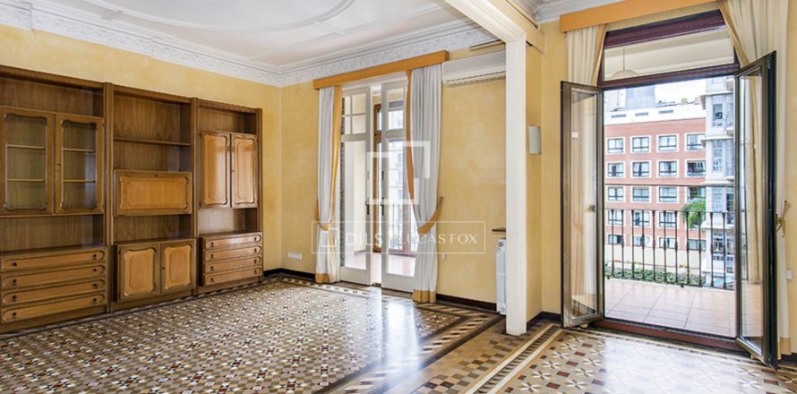 3 bedrooms apartment for sale in Barcelona, Catalonia, Spain № 8753