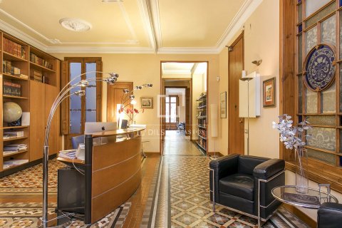 Apartamento de 5 dormitorios en venta en Barcelona, Cataluña, Spain № 8756 - foto 16