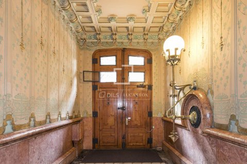 Apartamento de 5 dormitorios en venta en Barcelona, Cataluña, Spain № 8756 - foto 22