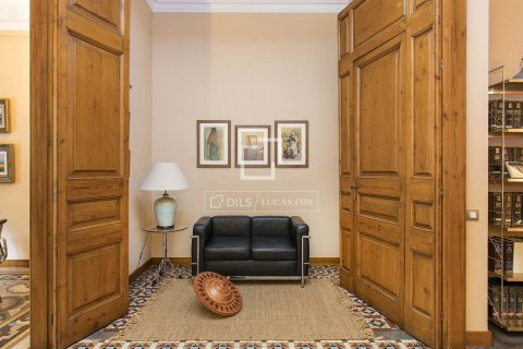 Apartamento de 5 dormitorios en venta en Barcelona, Cataluña, Spain № 8756 - foto 19