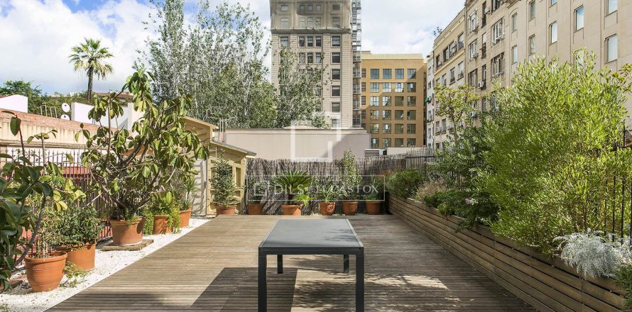 Apartamento de 5 dormitorios en venta en Barcelona, Cataluña, Spain № 8756