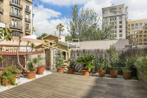 Apartamento de 5 dormitorios en venta en Barcelona, Cataluña, Spain № 8756 - foto 23