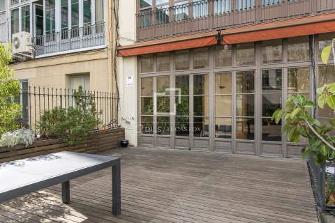 Apartamento de 5 dormitorios en venta en Barcelona, Cataluña, Spain № 8756 - foto 7