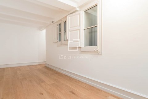Apartamento de 4 dormitorios en venta en Barcelona, Cataluña, Spain № 8733 - foto 22