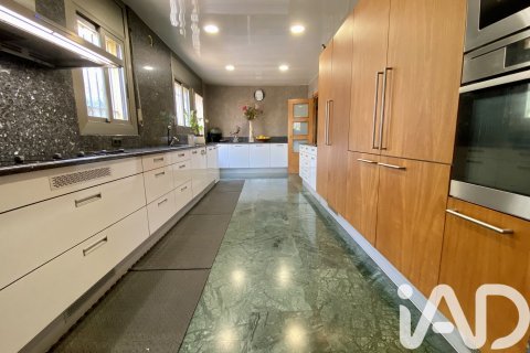 Сasa de 4 dormitorios en venta en Argentona, Barcelona, Cataluña, Spain № 7527 - foto 7
