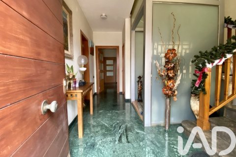 Сasa de 4 dormitorios en venta en Argentona, Barcelona, Cataluña, Spain № 7527 - foto 3