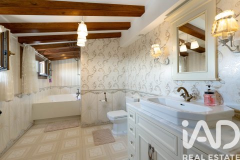 Сasa de 5 dormitorios en venta en Sant Andreu de Llavaneres, Barcelona, Cataluña, Spain № 7529 - foto 21