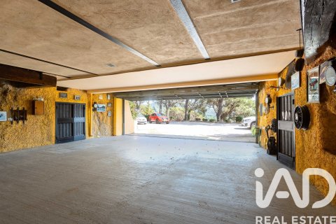 Сasa de 5 dormitorios en venta en Sant Andreu de Llavaneres, Barcelona, Cataluña, Spain № 7529 - foto 28