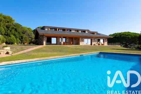 Сasa de 5 dormitorios en venta en Sant Andreu de Llavaneres, Barcelona, Cataluña, Spain № 7529 - foto 4