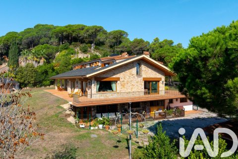 Сasa de 5 dormitorios en venta en Sant Andreu de Llavaneres, Barcelona, Cataluña, Spain № 7529 - foto 5