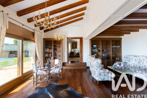 Сasa de 5 dormitorios en venta en Sant Andreu de Llavaneres, Barcelona, Cataluña, Spain № 7529 - foto 7
