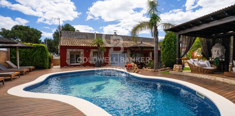 Villa de 4 dormitorios en venta en Alcanar, Tarragona, Cataluña, Spain № 7763
