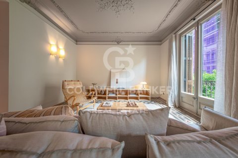 Купить квартиру в Барселона, Испания с 3 спальни, 183м², № 7764 - фото 6