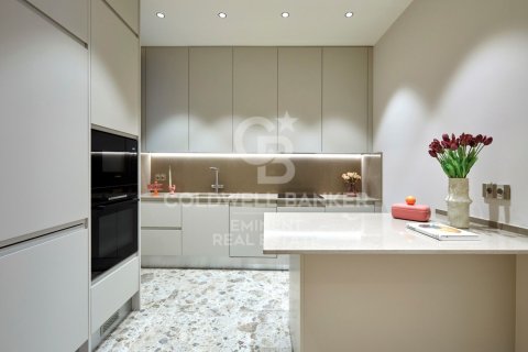 Apartamento de 3 dormitorios en venta en Barcelona, Cataluña, Spain № 7767 - foto 27