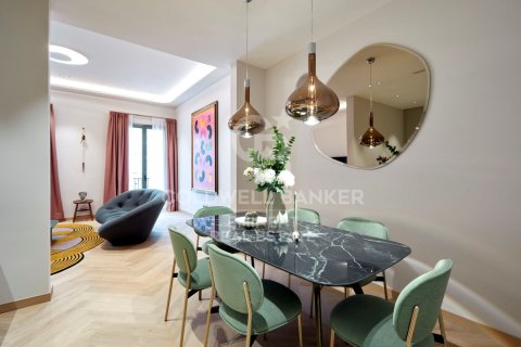 Apartamento de 3 dormitorios en venta en Barcelona, Cataluña, Spain № 7767 - foto 9