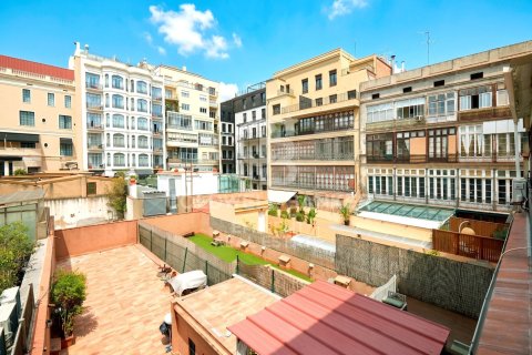 Apartamento de 3 dormitorios en venta en Barcelona, Cataluña, Spain № 7767 - foto 11