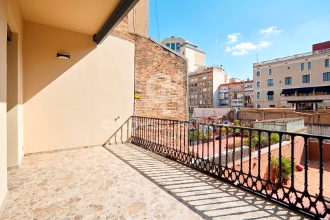 Apartamento de 3 dormitorios en venta en Barcelona, Cataluña, Spain № 7767 - foto 15