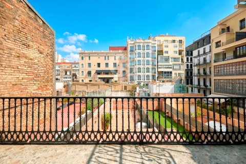 Apartamento de 3 dormitorios en venta en Barcelona, Cataluña, Spain № 7767 - foto 13