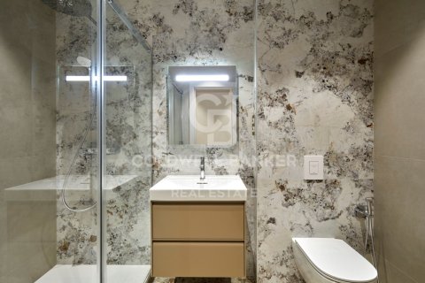 Apartamento de 3 dormitorios en venta en Barcelona, Cataluña, Spain № 7767 - foto 3