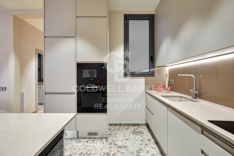 Apartamento de 3 dormitorios en venta en Barcelona, Cataluña, Spain № 7767 - foto 25