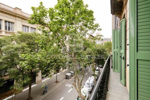 Apartamento de 3 dormitorios en venta en Barcelona, Cataluña, Spain № 7767 - foto 7