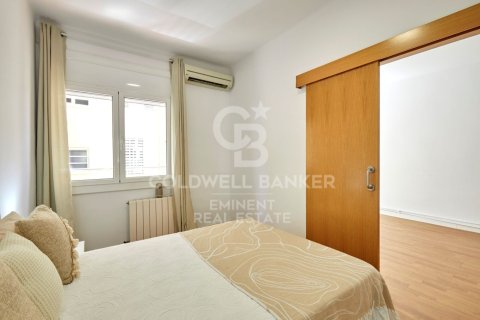Apartamento de 4 dormitorios en venta en Barcelona, Cataluña, Spain № 7762 - foto 5