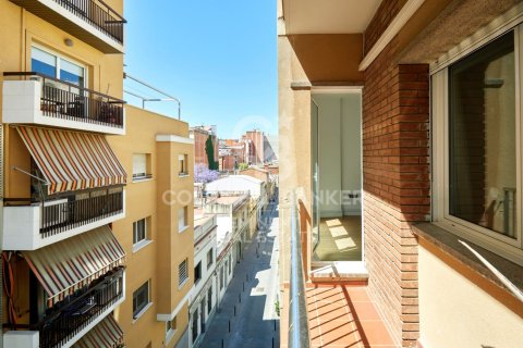 Apartamento de 4 dormitorios en venta en Barcelona, Cataluña, Spain № 7762 - foto 24