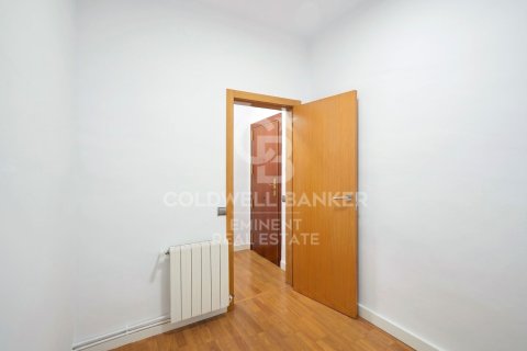 Apartamento de 4 dormitorios en venta en Barcelona, Cataluña, Spain № 7762 - foto 2