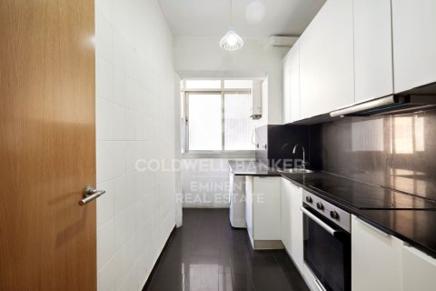 Apartamento de 4 dormitorios en venta en Barcelona, Cataluña, Spain № 7762 - foto 18