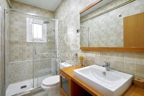 Apartamento de 4 dormitorios en venta en Barcelona, Cataluña, Spain № 7762 - foto 11