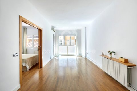 Apartamento de 4 dormitorios en venta en Barcelona, Cataluña, Spain № 7762 - foto 22