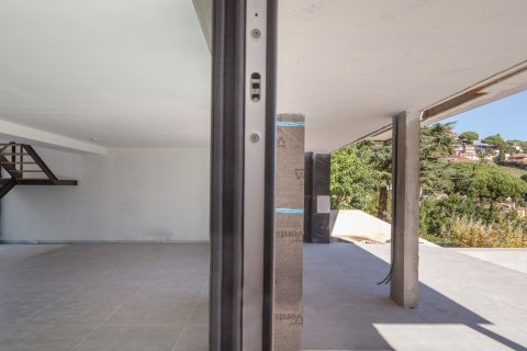 Сasa de 4 dormitorios en venta en Premia De Dalt, Barcelona, Cataluña, Spain № 3587 - foto 4