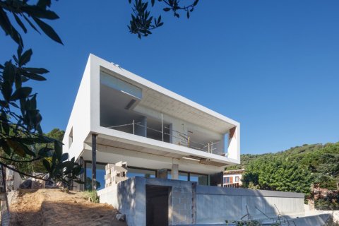 Сasa de 4 dormitorios en venta en Premia De Dalt, Barcelona, Cataluña, Spain № 3587 - foto 28