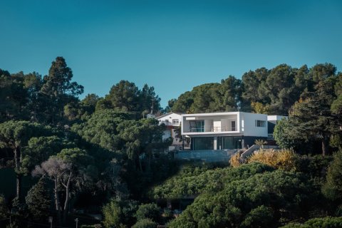 Сasa de 4 dormitorios en venta en Premia De Dalt, Barcelona, Cataluña, Spain № 3587