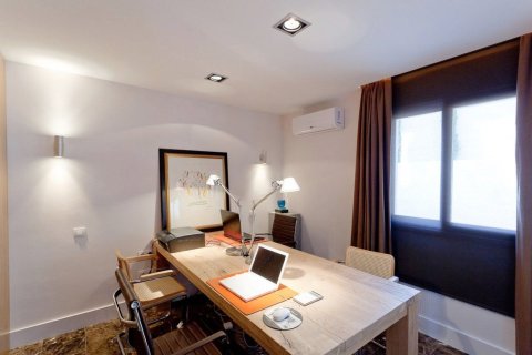 Сasa de 5 dormitorios en venta en Sant Andreu de Llavaneres, Barcelona, Cataluña, Spain № 3585 - foto 10