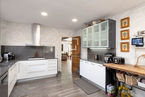 Villa de 7 dormitorios en venta en Arenys de Mar, Barcelona, Cataluña, Spain № 6419 - foto 6