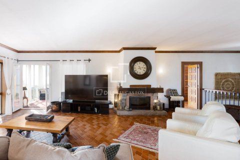 Villa de 7 dormitorios en venta en Arenys de Mar, Barcelona, Cataluña, Spain № 6419 - foto 7