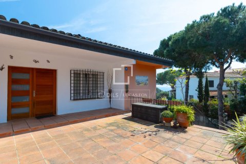 Villa de 7 dormitorios en venta en Arenys de Mar, Barcelona, Cataluña, Spain № 6419 - foto 27