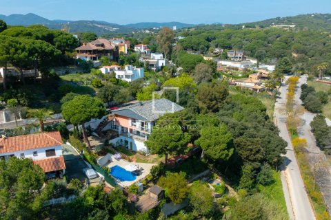 Villa de 7 dormitorios en venta en Arenys de Mar, Barcelona, Cataluña, Spain № 6419 - foto 24