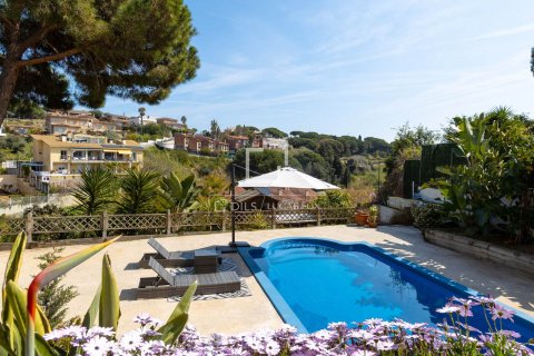 Villa de 7 dormitorios en venta en Arenys de Mar, Barcelona, Cataluña, Spain № 6419 - foto 26