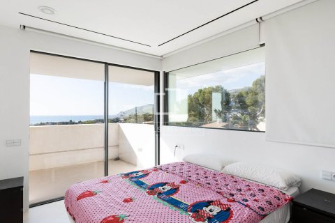 Villa de 6 dormitorios en venta en Castelldefels, Barcelona, Cataluña, Spain № 6420 - foto 16