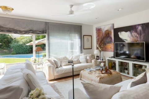 Villa de 6 dormitorios en venta en El Masnou, Barcelona, Cataluña, Spain № 6422 - foto 25