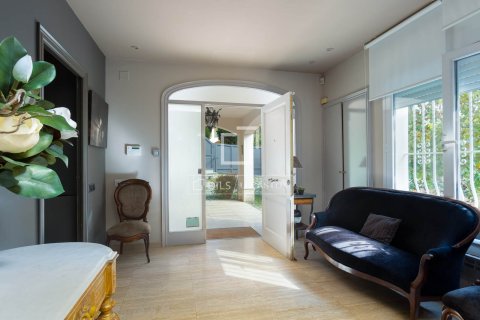 Villa de 6 dormitorios en venta en El Masnou, Barcelona, Cataluña, Spain № 6422 - foto 10